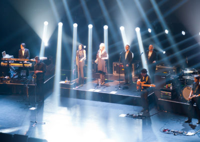 Lindsay Field John Farnham Concert