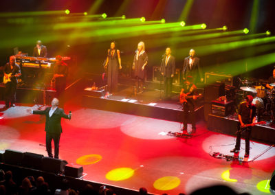 Lindsay Field John Farnham Concert