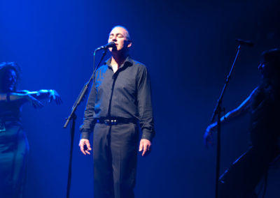 Lindsay Field John Farnham Concert
