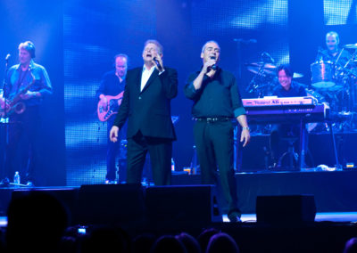 Lindsay Field John Farnham Concert