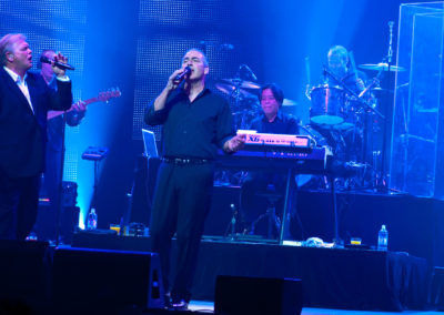 Lindsay Field John Farnham Concert