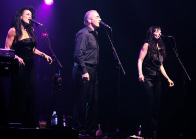 Lindsay Field John Farnham Concert