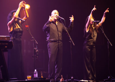 Lindsay Field John Farnham Concert