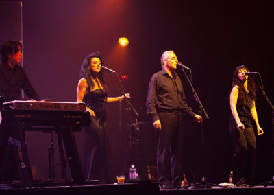 Lindsay Field John Farnham Concert