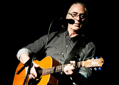 Lindsay Field John Farnham Concert